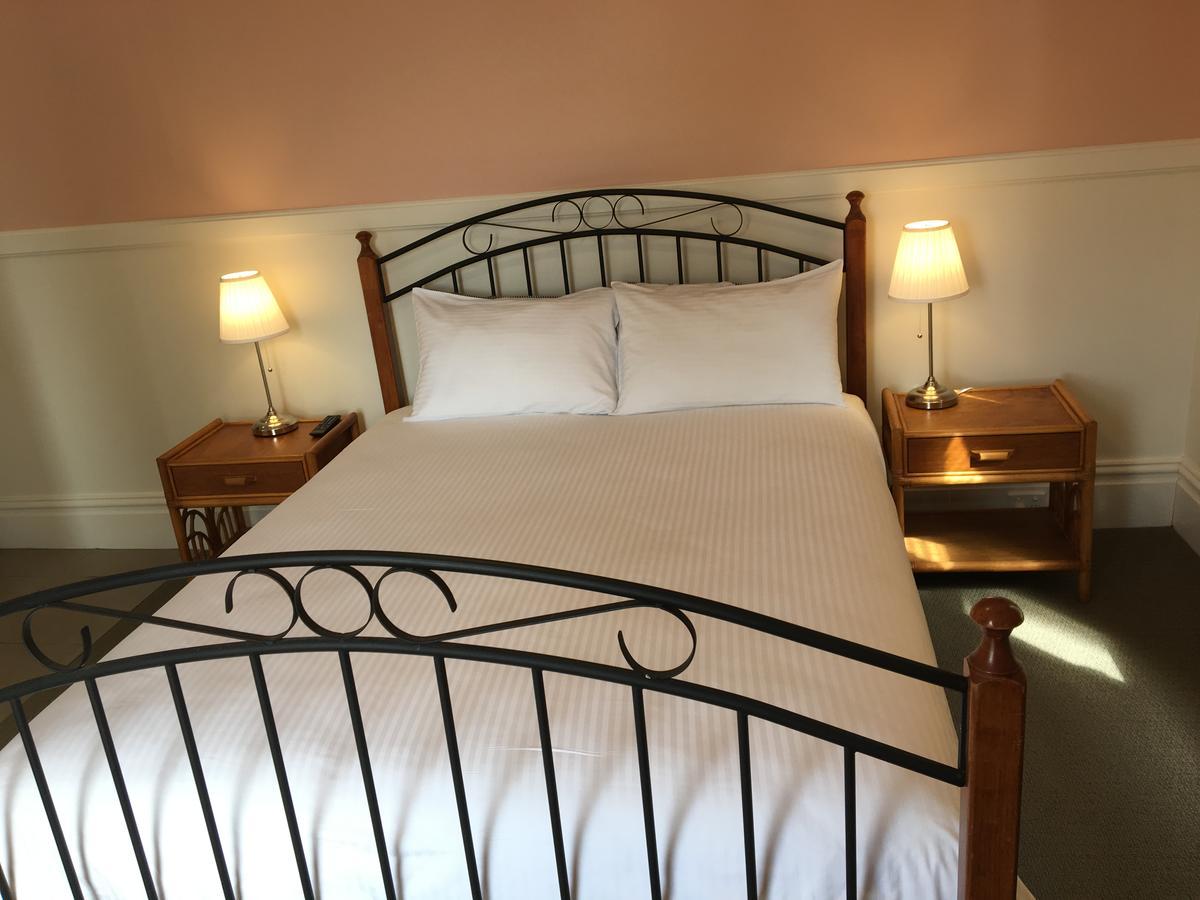 Settlers Arms Hotel Dungog 外观 照片